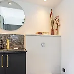度假居 7 Person In *